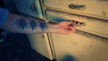 S-au mutat într-un nou apartament, dar nu le-a venit să creadă ce cadou scârbos le-au lăsat ceilalți chiriași