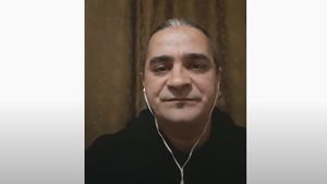 Din ce face bani Marius Csampar după ce a fost eliberat: ”Dumnezeu te iubește!”