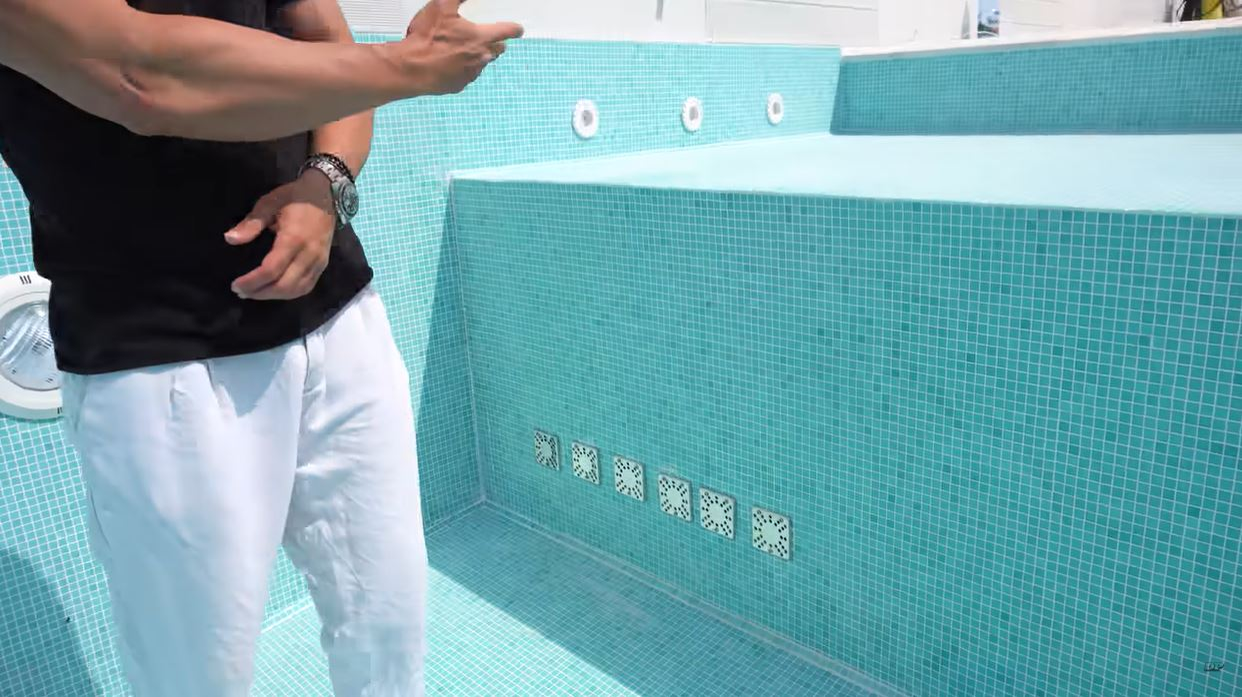 Cum arată piscina din casa de 300.000 de euro a lui Dorian Popa. A lăudat-o atât de tare, încât lumea a început să-l ia la mișto pe TikTok