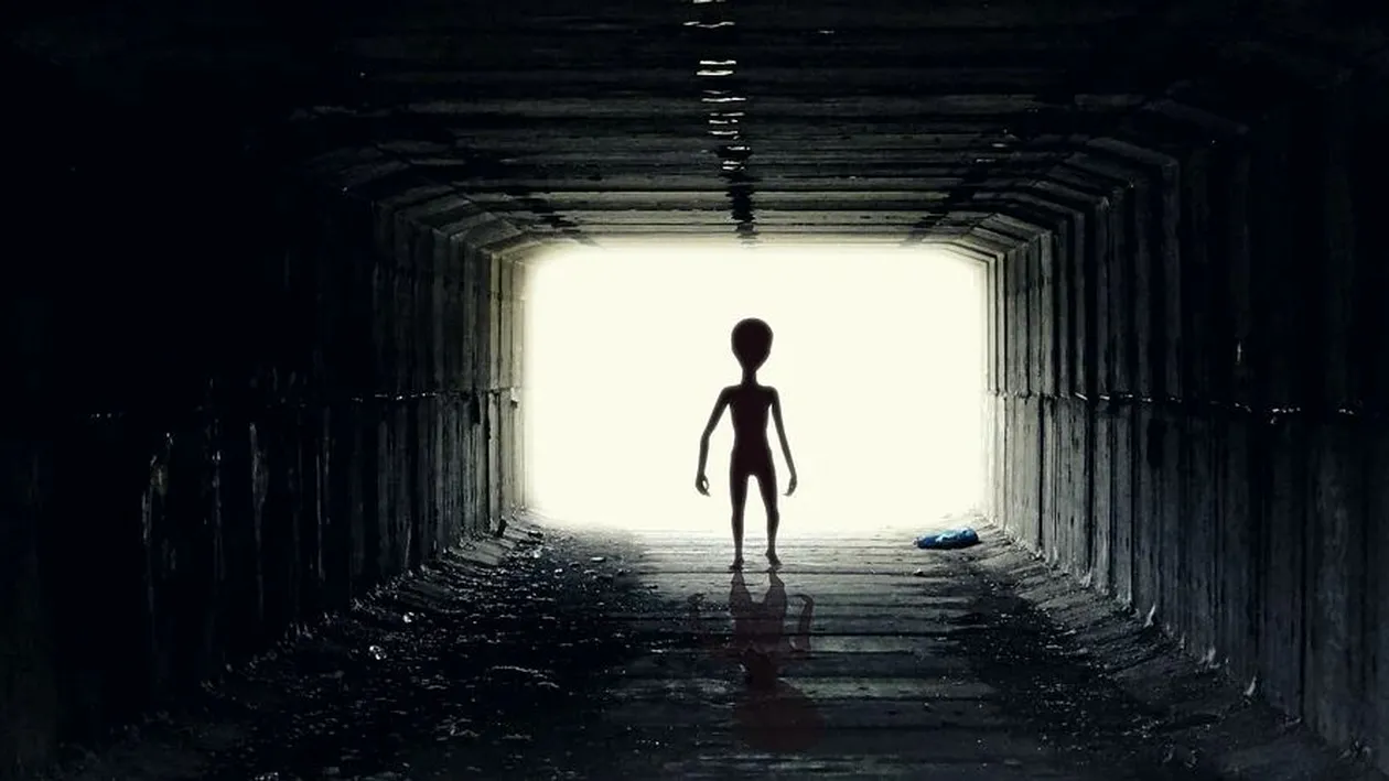 A fost scoasă la licitație fotografia cu autopsia unui extraterestru prăbușit cu un OZN