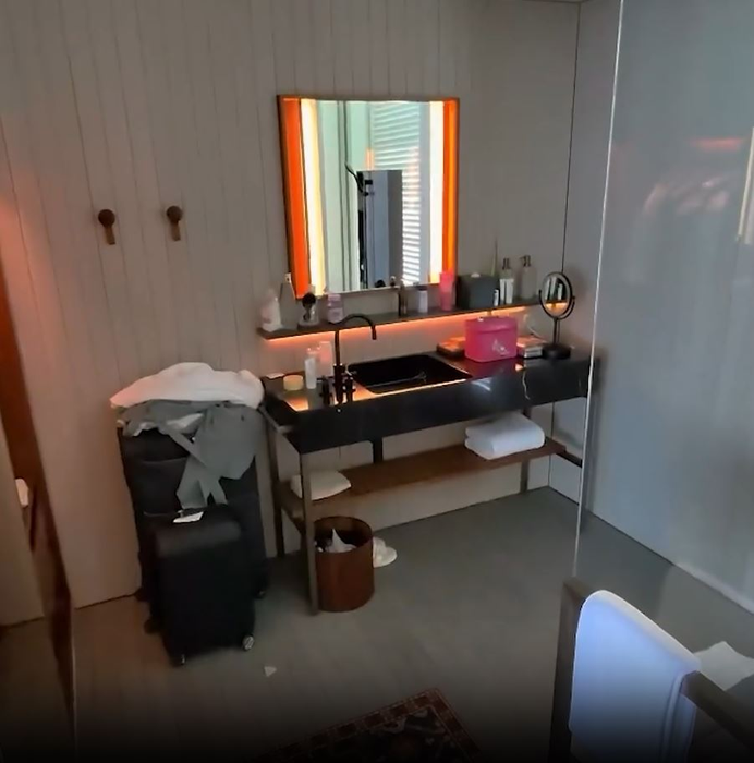 Cum arată camera în care Dorian Popa și Andreea își petrec luna de miere. Ce surpriză aveau însurățeii pe masă