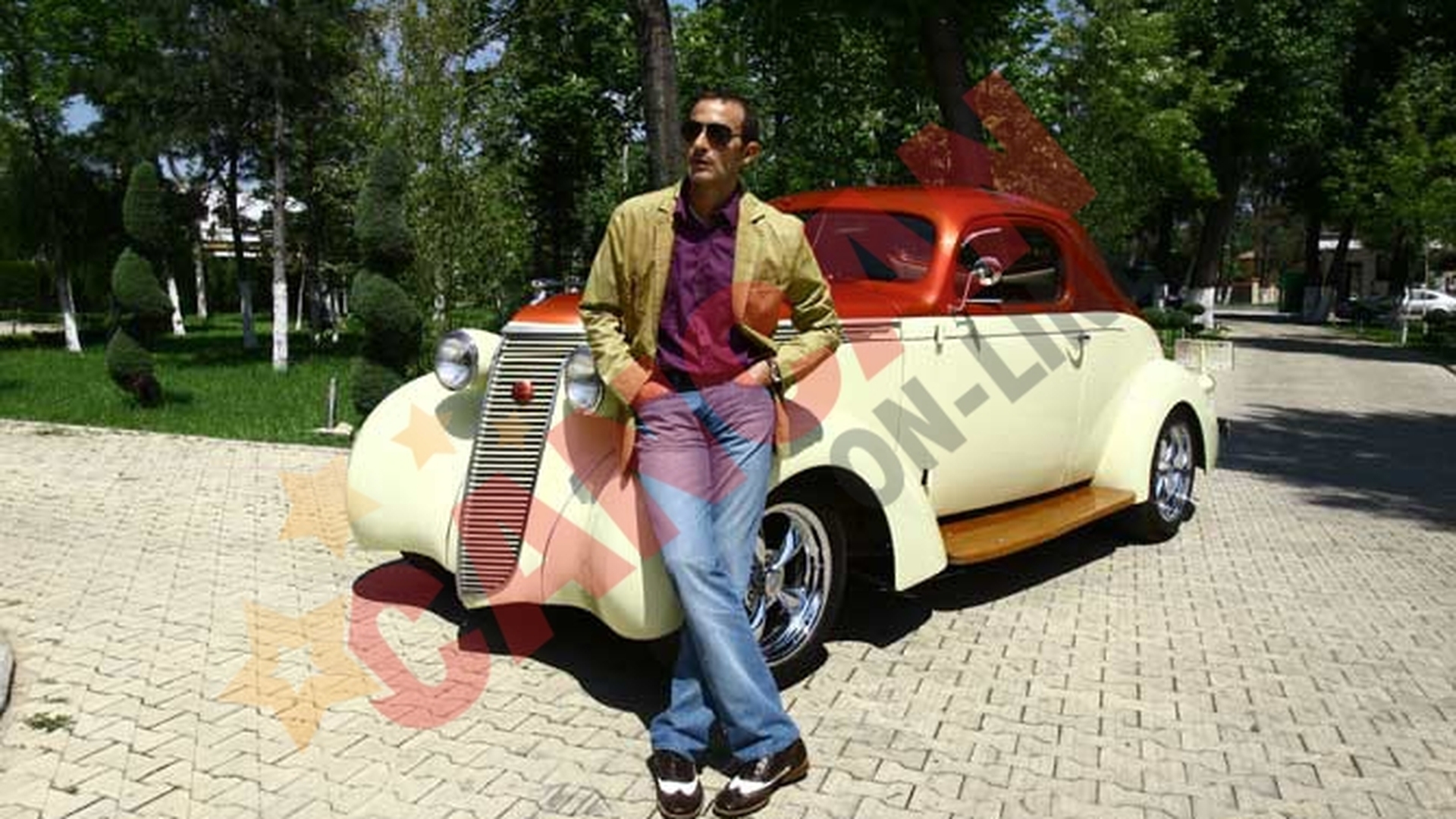 VIDEO Radu Mazare danseaza "Zorba Grecul" si sparge farfurii in direct!