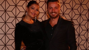 Gabriela Cristea şi Tavi Clonda s-au pozat în pat! Prietenii au observat imediat un detaliu care i-a scăpat vedetei în poză