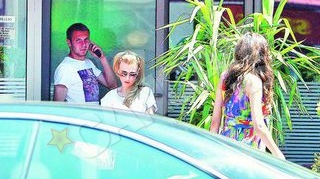 Moti, Torje si Pulhac au rezistat asaltului! Luati la ochi de doua tinere