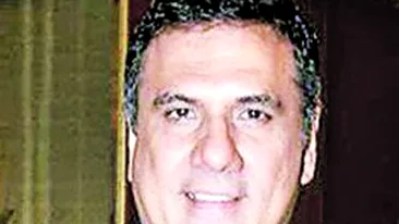 Boman Irani, pe care il puteti vede in Kambakkht Ishq, a inceput de jos! A servit la mese