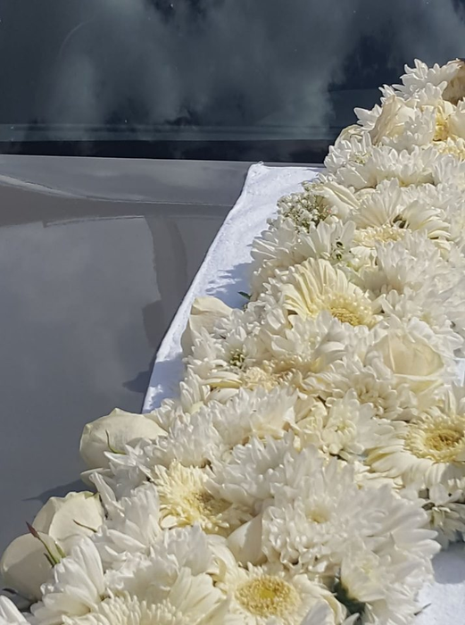 EXCLUSIV. Singurele imagini de la înmormântarea iubitului Oanei Radu! Mama lui Alin, strigăt de disperare: „Mumă, ce rău i-ai făcut!”