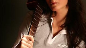 Au avut destine asemanatoare, au murit la fel - Coincidenta stranie: Malina si Madalina, in fotografii identice, realizate la cateva luni distanta!