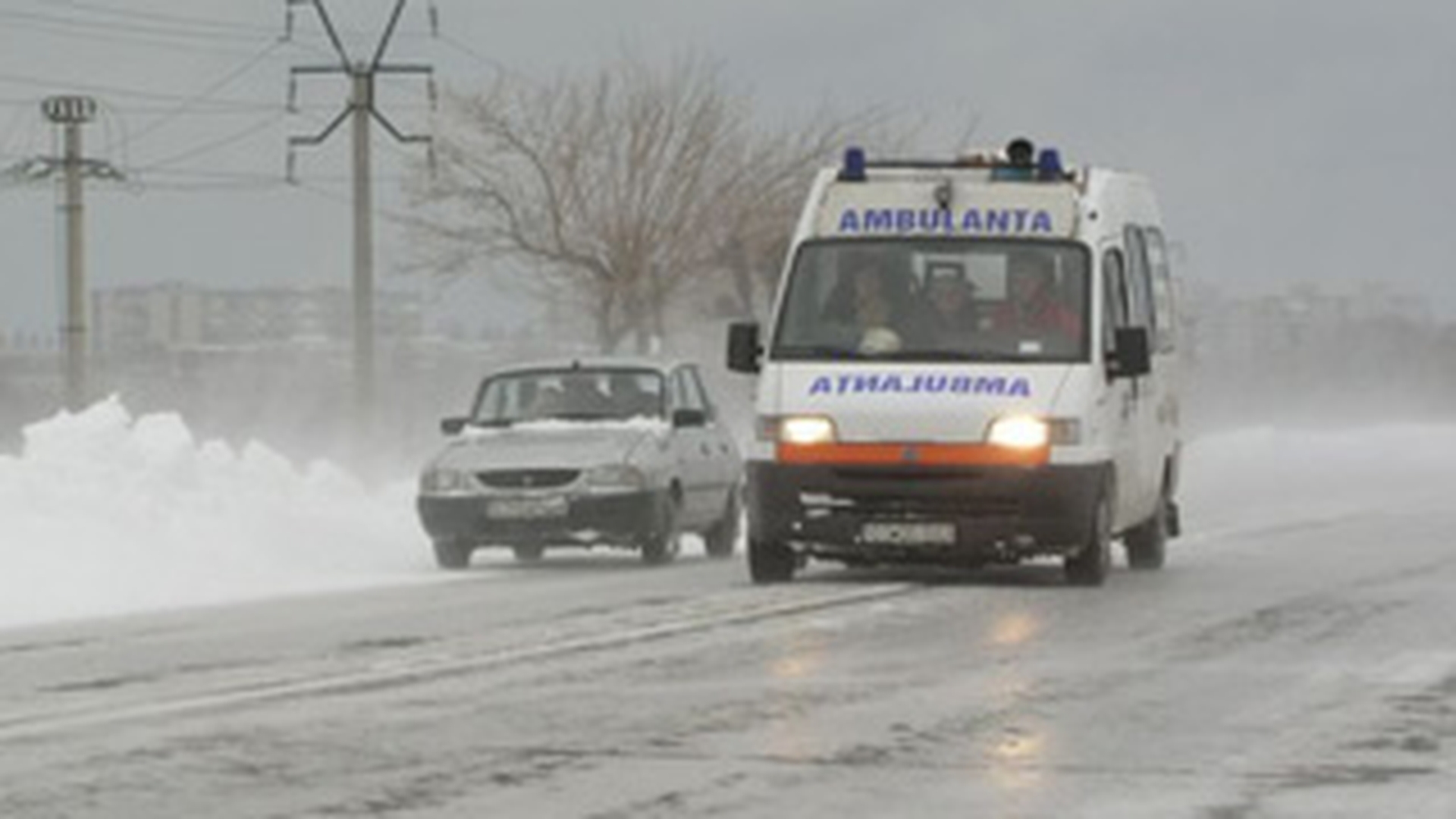 Ambulantele din Vrancea nu pot ajunge la patru femei insarcinate!