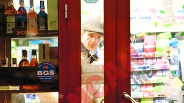 Isi face cumparaturile noaptea