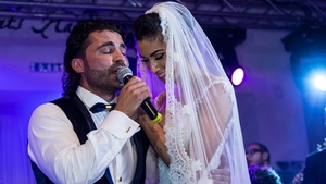 Pepe a continuat petrecerea si dupa nunta! Si-a sunat toti prietenii si i-a chemat la un ospat de zile mari!