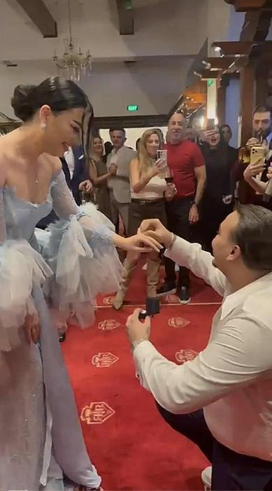 Adrian Minune se pregătește să fie socru mare. Fiul artistului și iubita sa au stabilit data nunții