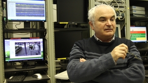Cel mai vechi angajat al Institutul de Fizica a Pamantului: "M-am aruncat pe geam in `77, apoi m-am angajat aici, ca era la moda!"
