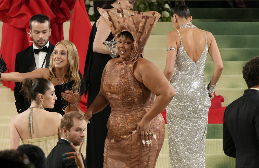 Celebrities arrive at the 2024 Met Gala Celebrating 'Sleeping Beauties: Reawakening Fashion'

Featuring: Lizzo
Where: New York, New York, United States
When: 06 May 2024
Credit: Jennifer Graylock/INSTARimages,Image: 870933889, License: Rights-managed, Restrictions: , Model Release: no
