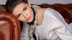 Prima poză cu Monica Gabor, după ce şi-a reactivat pagina de Facebook! Se răsfaţă în lux, dar îi e dor de simplitatea de la Bacău