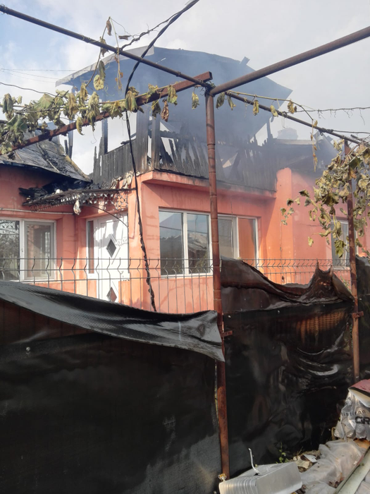 Incendiul a afectat trei locuințe din Valea Lungă, Dâmbovița