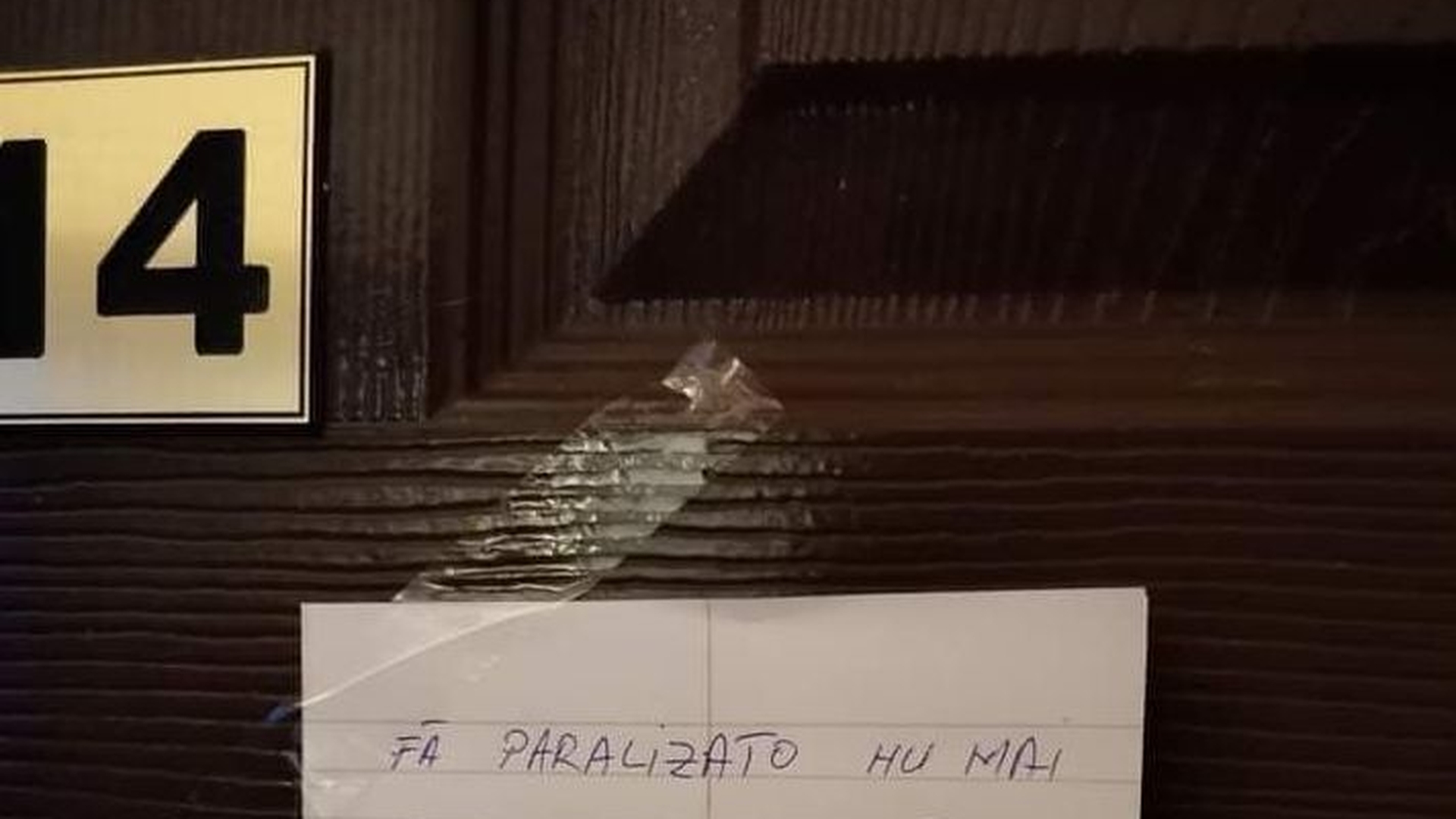 Mesajul incredibil lăsat de o vecină, unei femei gălăgioasă în timpul partidelor de amor