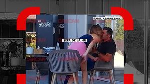 Bossul SOCAR, dat afară după ce a combinat-o pe șefa de la HR! A venit ”nota de plată” pentru săruturi din parcare și cele 5 ore din camera de hotel. Ramil şi iubi au jucat ”ultima carte”, dar degeaba