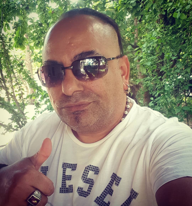 Cât de mult s-a schimbat Romeo Fantastik! Supranumit Regele Sexului, manelistul are aceleași apariții excentrice