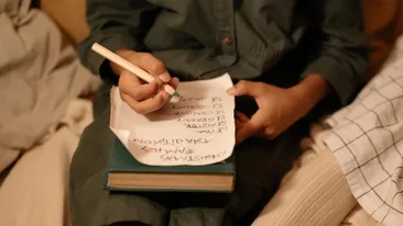 Scrisoarea emoționantă a lui Ioan Costel, băiețelul care i-a cerut zacuscă și suc cu bule lui Moș Crăciun