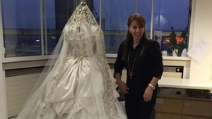 Povestea româncei care a fost croitoreasa Reginei Elisabeta: ”Eram verificată de fiecare dată”