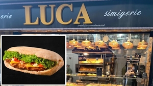 Surpriză! Ce conțin, de fapt, sandvișurile cu șnițel din patiseriile Luca din România