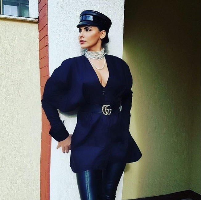 Poză rară cu Ştefan Bănică Jr. şi frumoasa lui soţie! Lavinia Pîrva este HOT în costumul de baie