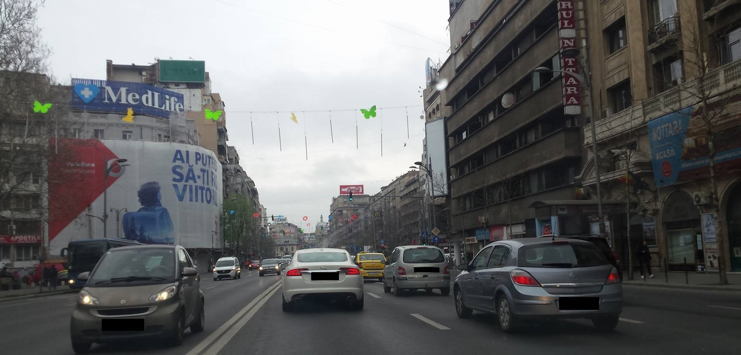 Primele imagini! Bucurestiul, impodobit de Paste! Floricele, iepurasi, fluturasi si luminite!