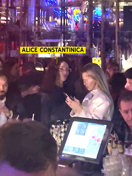 Alice Constantinică, în club alături de o prietenă (SURSA FOTO: CANCAN.RO)