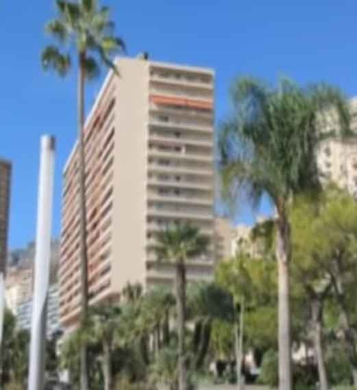Blocul la parterul căruia se află restaurantul "Avenue 31"
