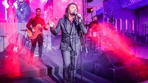 Cum arată Rebeka, sora ”secretă” a lui Pepe! Tânăra îi calcă pe urme artistului