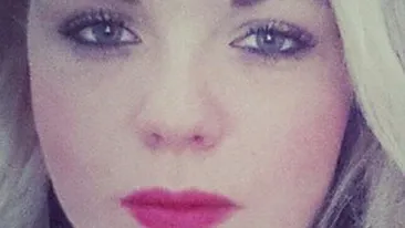 Ce s-a intamplat cu aceasta tanara frumoasa, dupa ce s-a certat cu iubitul ei din cauza manichiurii! Ce mesaj a primit pe mobil