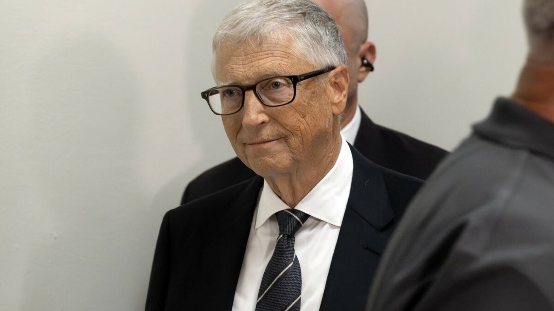 A cunoscut Bill Gates femei prin intermediul lui Jeffrey Epstein? Cum răspunde fondatorul Microsoft
