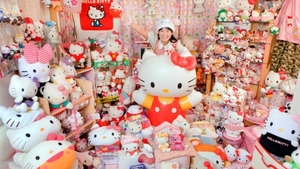 Femeia asta e disperata dupa tot ce inseamna brandul "Hello Kitty". Recordul ei e greu de batut