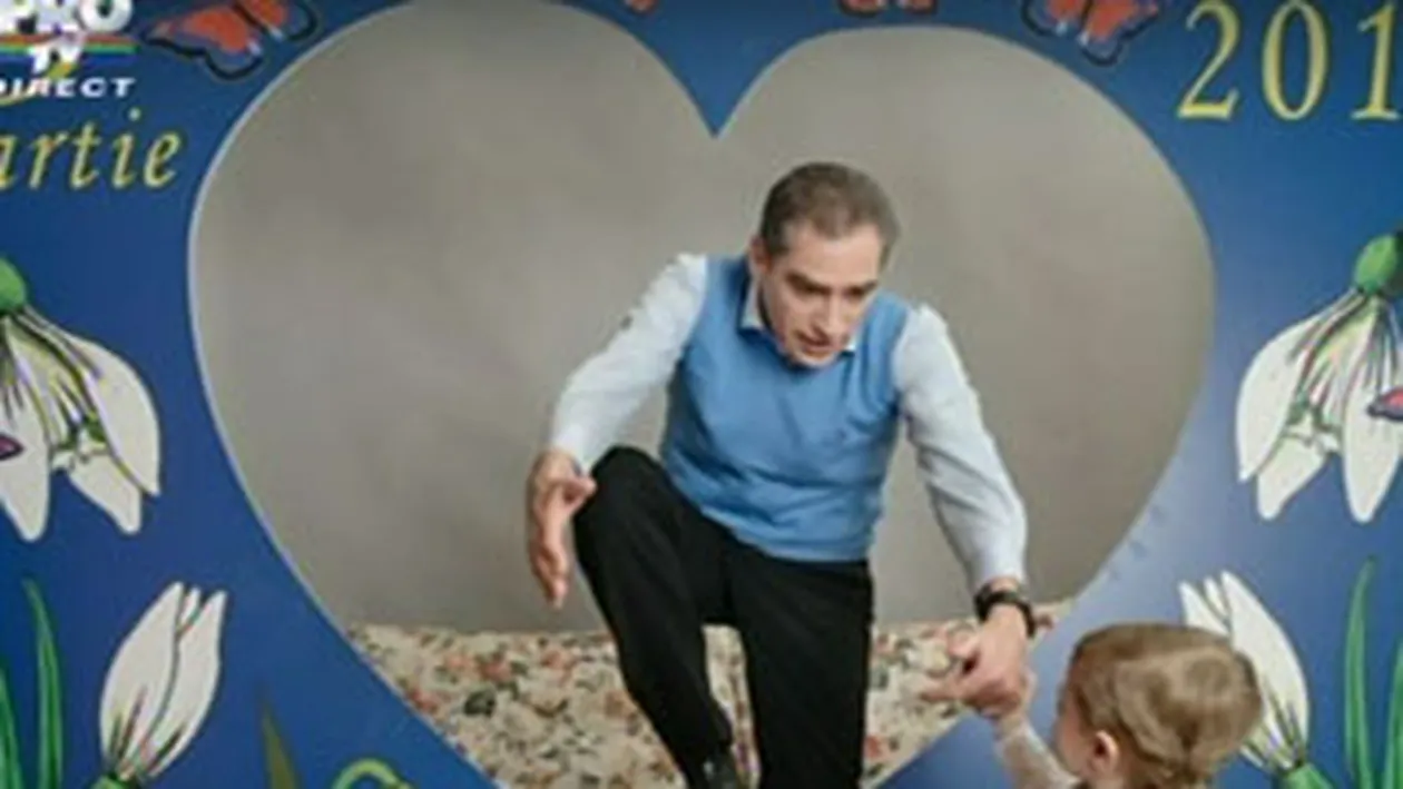 VIDEO Petre Roman si-a scos fiul in lume! Afla daca isi mai doreste un fratior sau o surioara pentru Petrus!