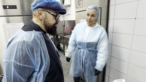 Ce a făcut angajata unui fast-food din Plaza România, după ce a aflat că Piedone face controale în zonă. Șeful ANPC a prins-o în fapt!