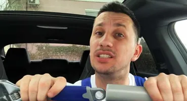 VIDEO. Speak a dat lovitura cu...instalatorul pervers! Pățaniile profesionistului în dormitorul doamnelor cu probleme la ”instalație”