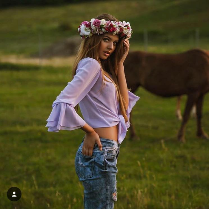 Anastasia are 24 de ani