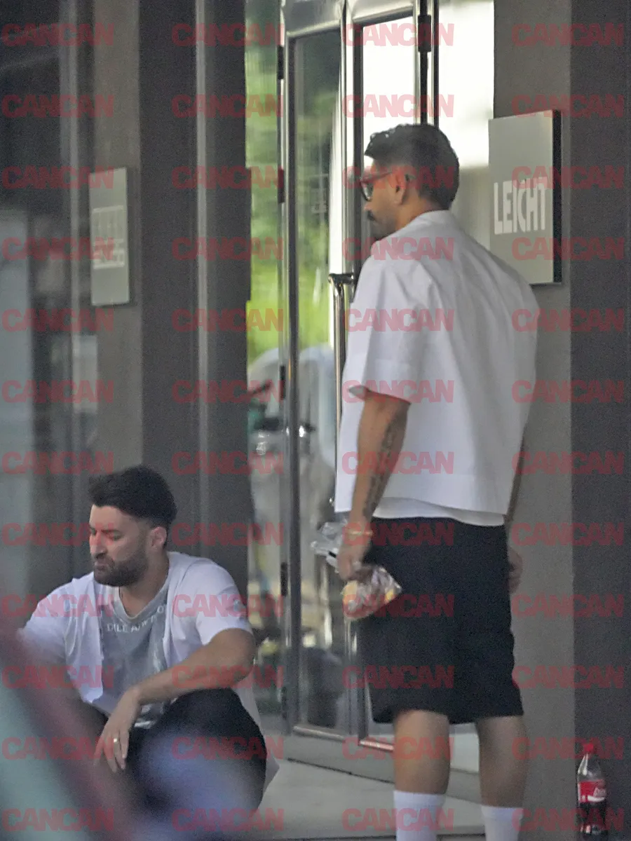 Smiley și Connect-R au pus la cale țara în pauza de țigară