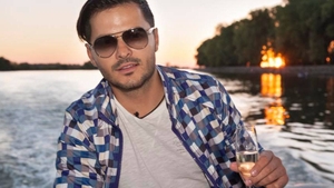 Îl însoţeşte peste tot! Cine e bruneta împreună cu care şi-a petrecut Liviu Vârciu ziua de 1 Decembrie
