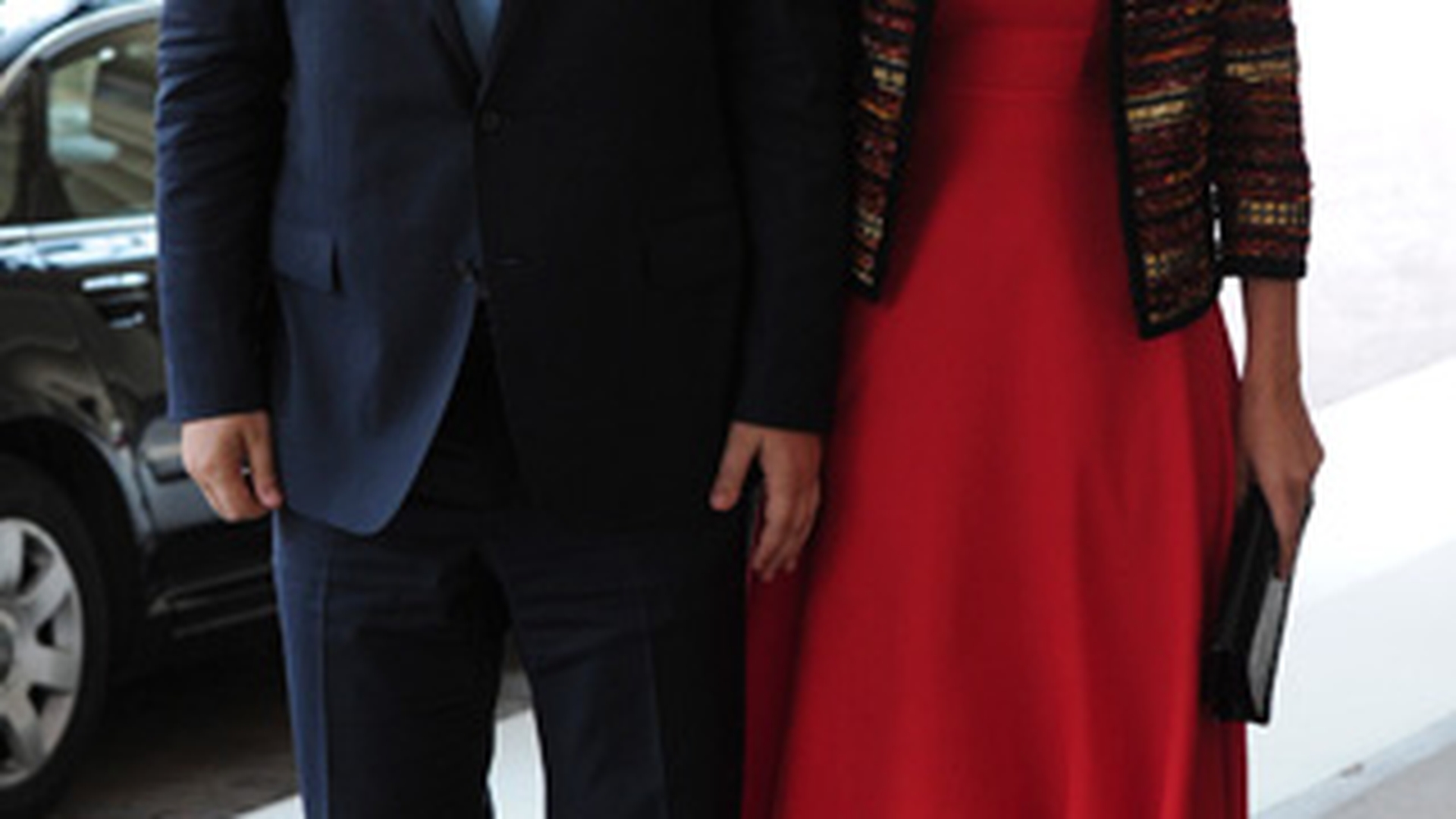 Victor Ponta si sotia, la banchetul de la Palatul Buckingham, alaturi de Michelle Obama si Dmitri Medvedev! Daciana Sarbu, eleganta intr-o tinuta Dana Budeanu, la receptia reginei!