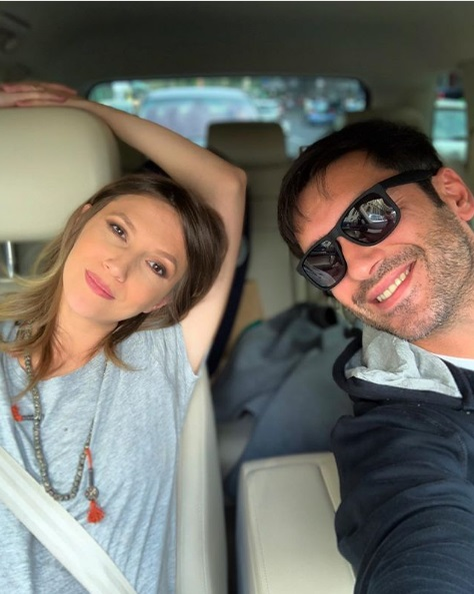 Încercănată și fără machiaj, Adela Popescu a fost criticată de fani. Reacția fabuloasă a vedetei Pro TV