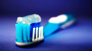 Ce utilizări neştiute are pasta de dinţi. Cum o mai poţi folosi
