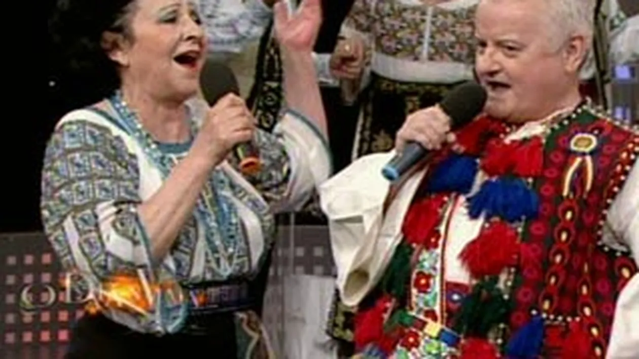 VIDEO Show total marca Irinel Columbeanu! S-a imbracat in costum popular si a cantat cu foc Trandafir de la Moldova!