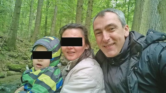 Alin Bagiu, logodnicul Nicoletei Voica, alături de soţia lui, Lăcrămioara, și de băiatul lor