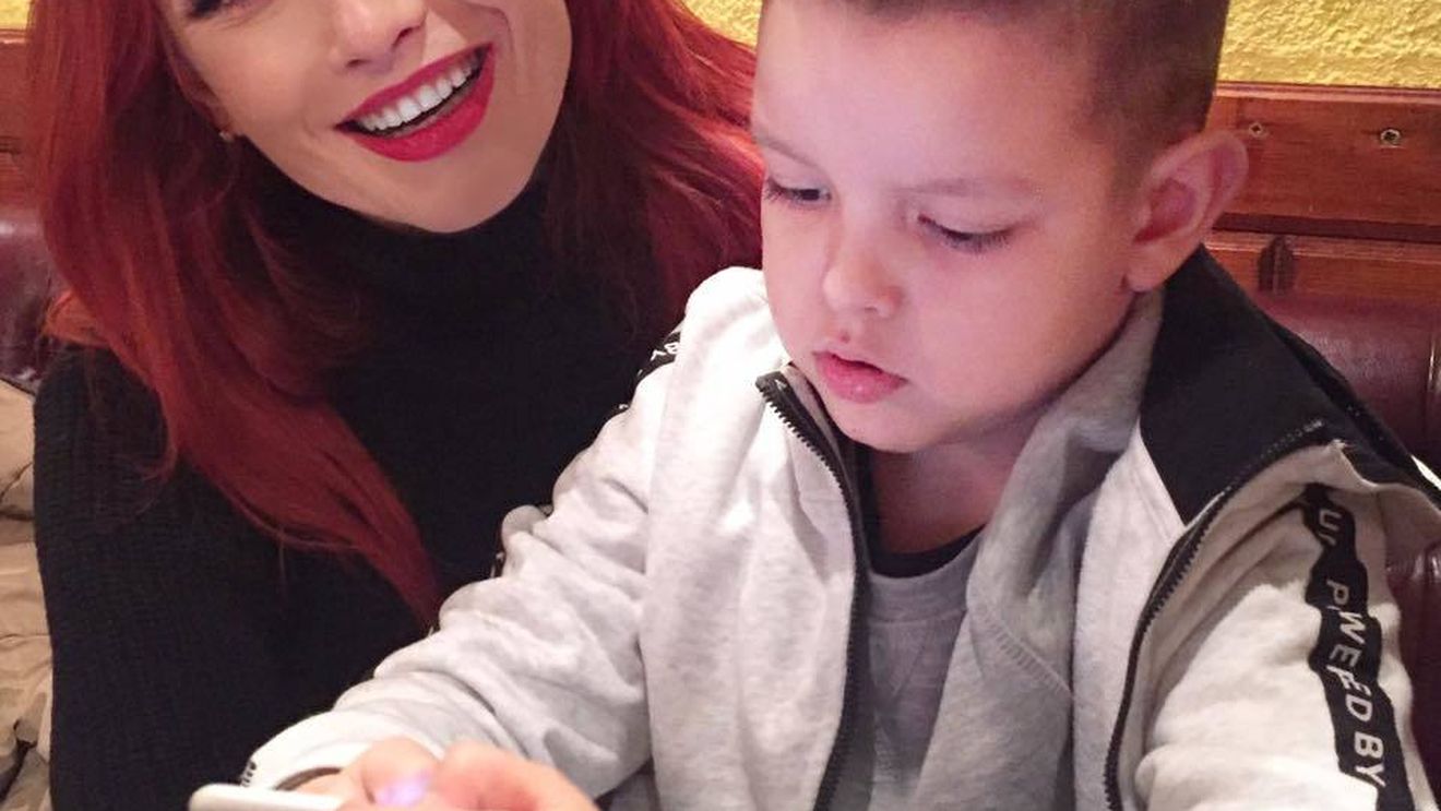 Însărcinată în ultimul trimestru, Elena Gheorghe a făcut marele anunţ în privinţa venirii pe lume a fetiţei. "Medicul mi-a spus..."