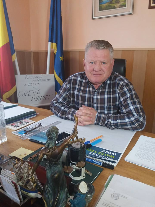 Primarul din Mateești, Vâlcea, a anunțat că face greva foamei