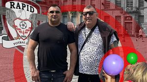 Legătura periculoasă dintre Costel al lui Caran și Beinur Nuredin. Dezmățuri în cartierul milionarilor: Chefuri cu fete și “baloane” + Șpagă de la Rapid