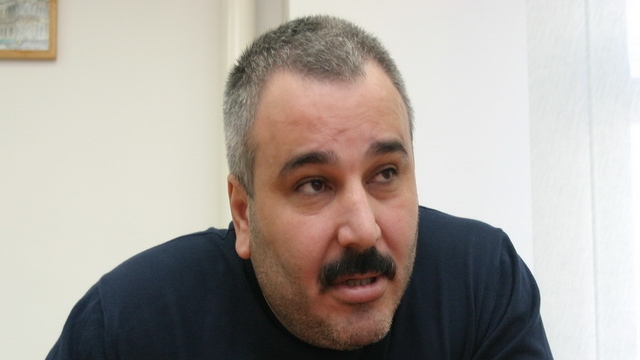 Chiar daca Sile Camataru se afla in inchisoare, un barbat il are aproape in fiecare zi pe acesta. Afla despre ce este vorba!