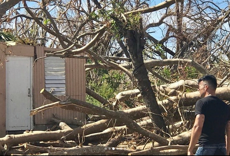 Imagini emoţionante cu RICKY MARTIN şi logodnicul său. Au mers să îi ajute pe sinistraţii din Puerto Rico