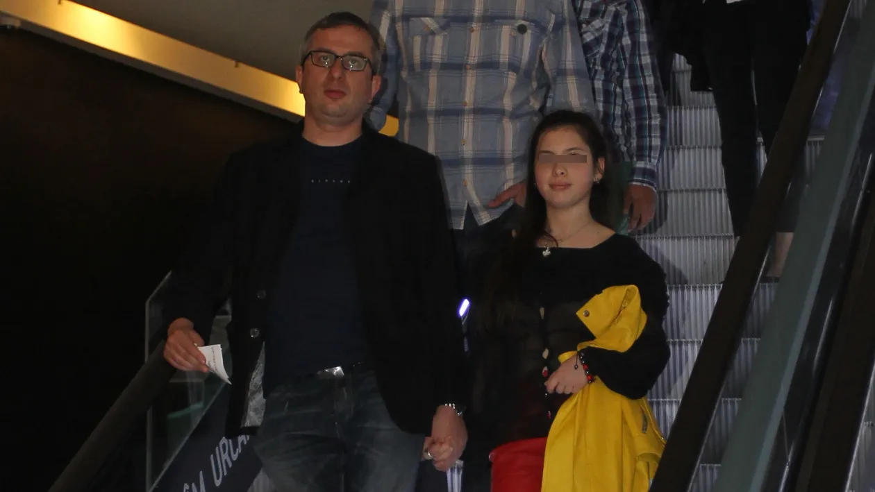 Imbracata banal la o premiera. Fiica Loredanei a crescut peste noapte, dar nu pare sa ii mosteneasca extravagantele vestimentare!